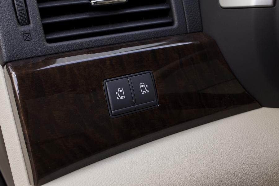  Nissan Quest 2011 года  (фото 3 из 32)